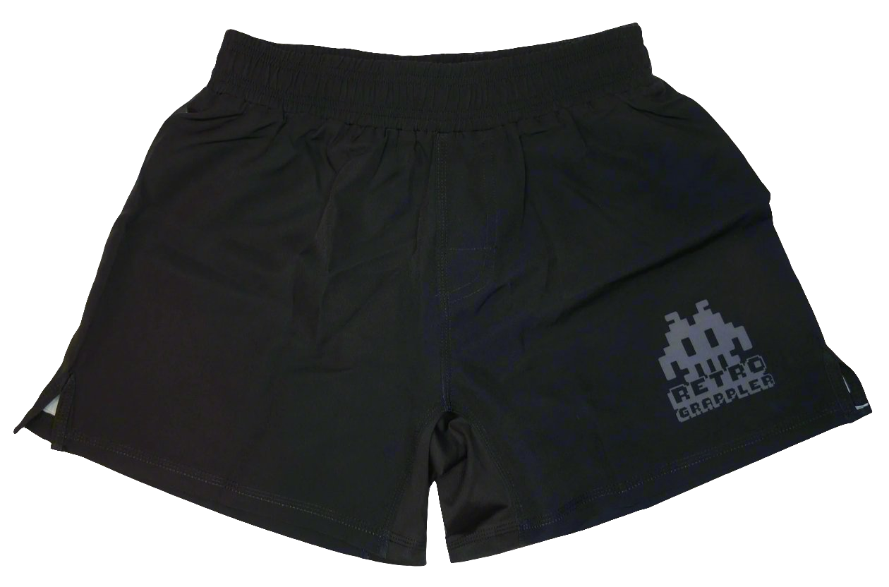 Einfache schwarze Grappling-Shorts